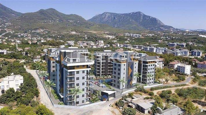 Flats with a Shared Pool Close to Social Amenities in Alanya