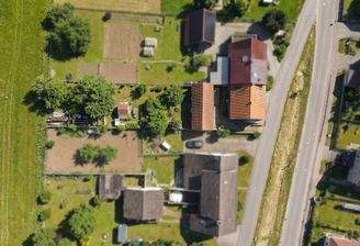 Blick auf die Immobilie aus der Vogelperspektive