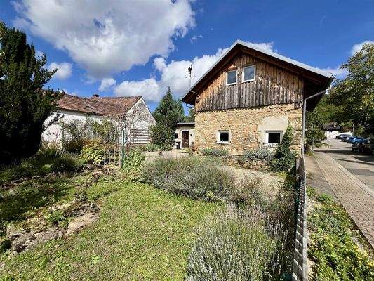 Weiterer Bauplatz zur Bebauung vorhanden