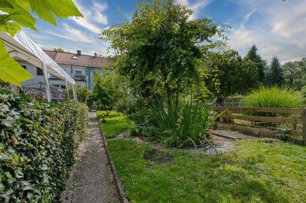 Garten mit Baumbestand