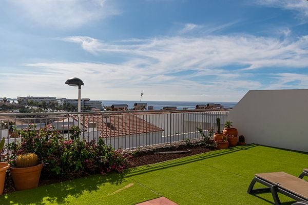 Helle 2-Zimmer-Wohnung mit großer Terrasse und Meerblick zu verkaufen im Magnolia Golf Resort, La Caleta, La Caleta