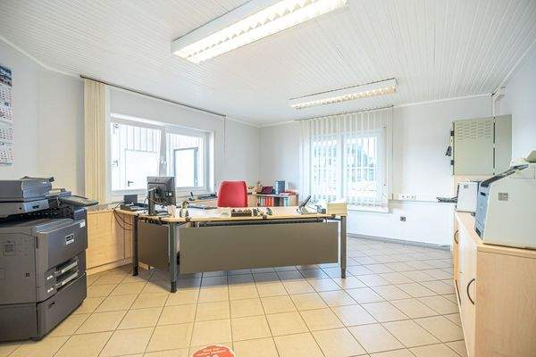 Schicker Arbeitsplatz im Erdgeschoss