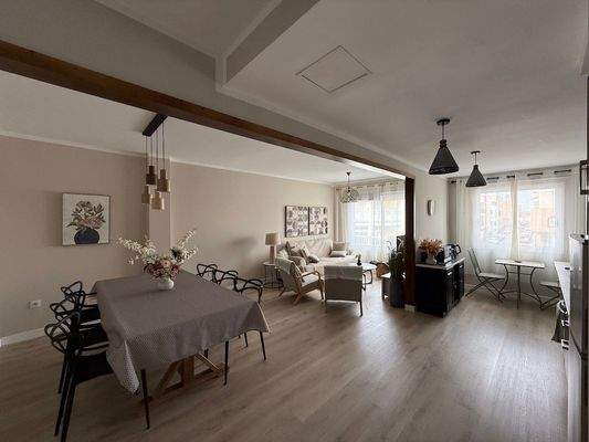 Offener Wohn- und Küchenbereich