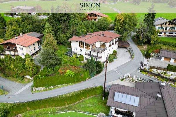 Drohnenfoto Mehrfamilienhaus