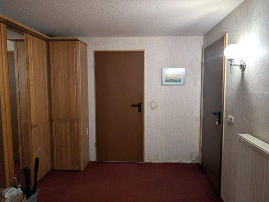 Flur zu den Kellerräumen