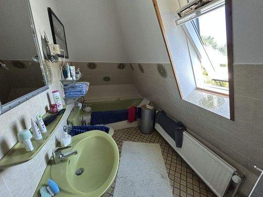 Wannenbad im Dachgeschoss