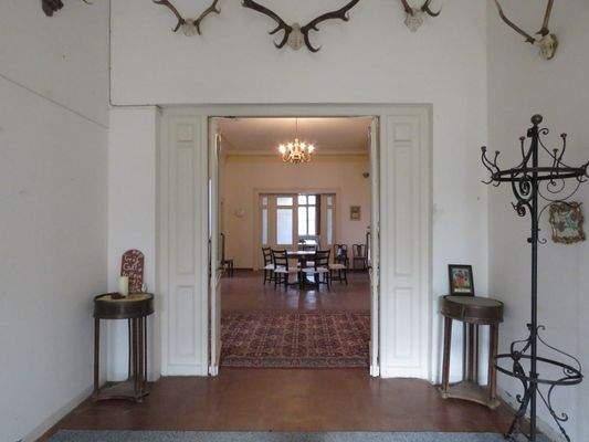 Flügeltür zur Empfangshalle 