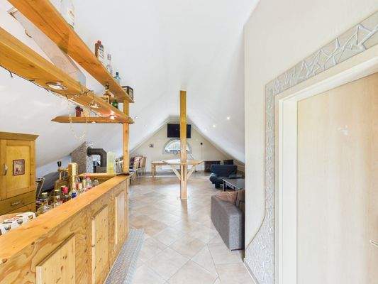 CAM03784G0-PR0075-STILL057