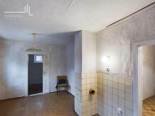 Küche mit Speisekammer