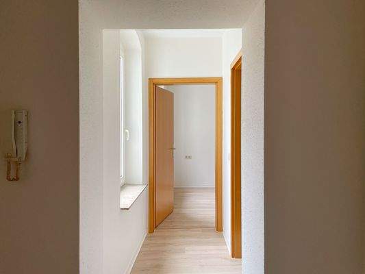 Blick Flur zum Schlafzimmer.JPG