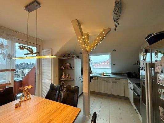 Essbereich mit Küche