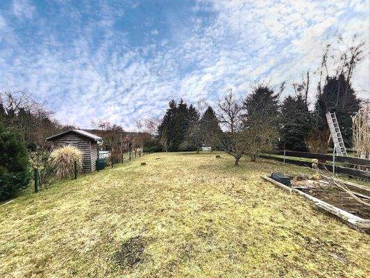 großzügiges Grundstück