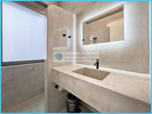 985d04e0e5be4c44abd9f3c66f82c304-original