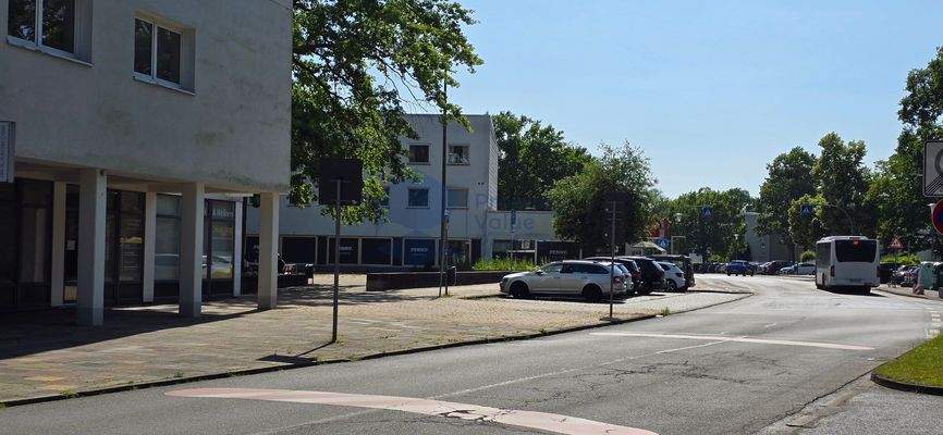 Quartiersplatz am Gebäude