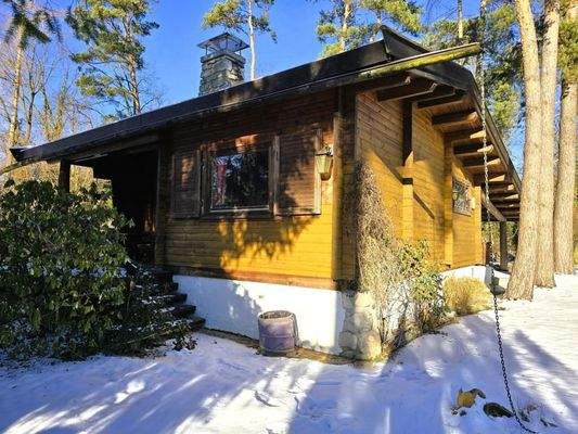 Chalet aus massivem Holz