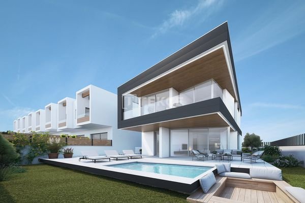 Townhouses Near the Tarragona and Portaventura Park