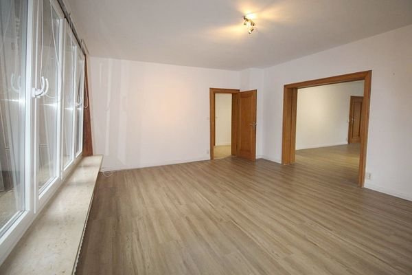 Hinteres Büro EG mit Zugang zu vorderem Büro