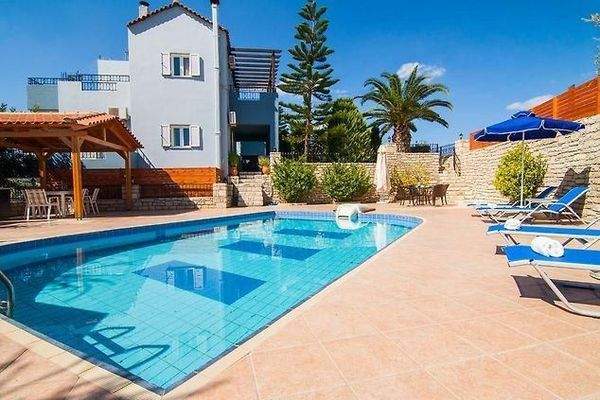 Kreta, Perama: Große Villa mit 2 kleinen Wohnungen zum Verkauf