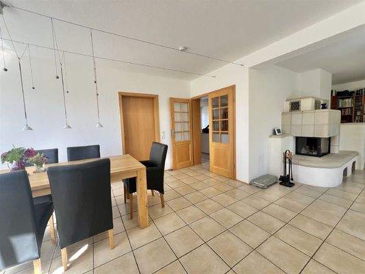 Offener, heller Wohn-/Essbereich