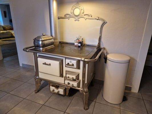 funktionsfähiger historischer Ofen