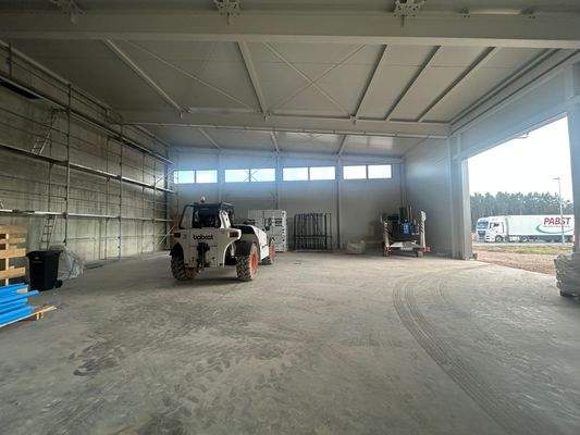 Großzügig mit Betonboden