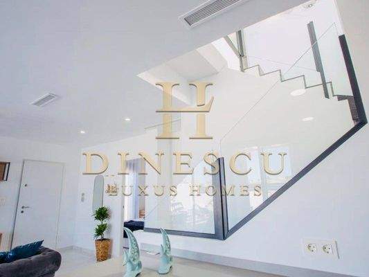 D4784702-EF53-43C3-9924-9EF6A4BE4DA3