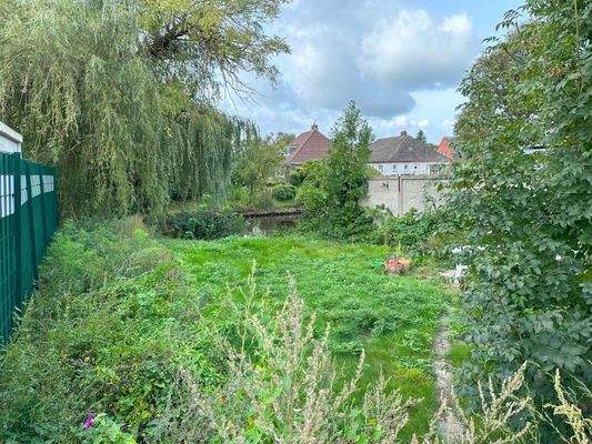 Optionales Grundstück mit Kanallage