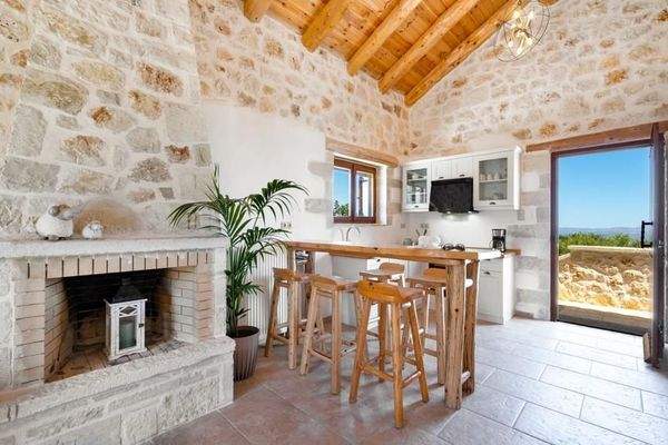 Kreta, Melidoni: Kretisches Steinhaus mit Swimmingpool zu verkaufen