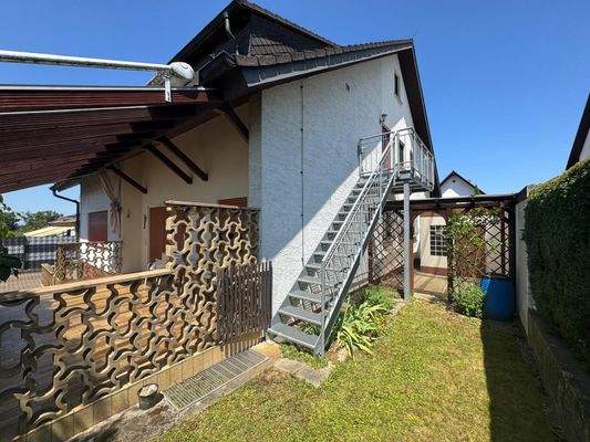 Freisitz-Garage-Zugang Wohnung 