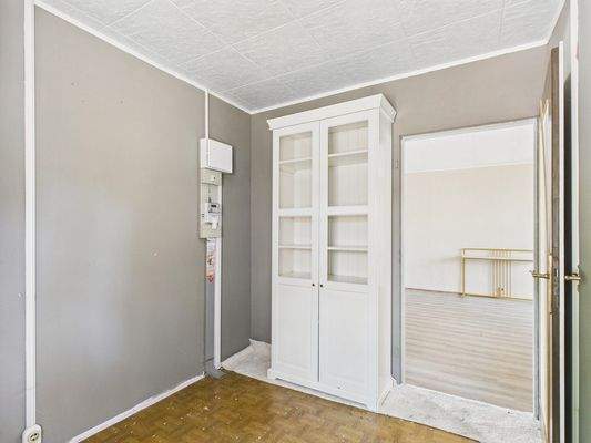 SZ rechts mit Schrank