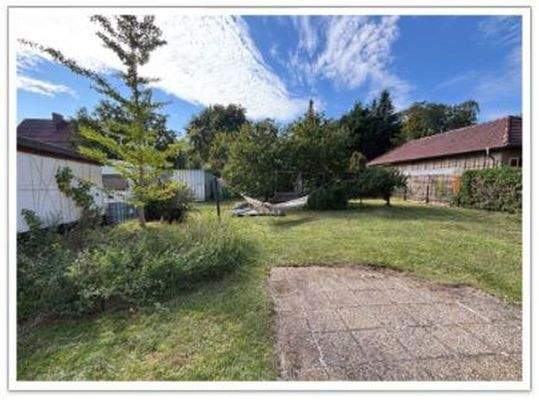 Blick in den Garten vom Haus 