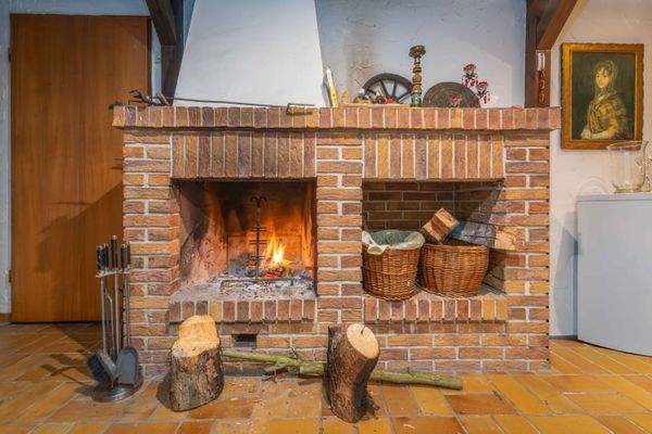 Kamin im Keller