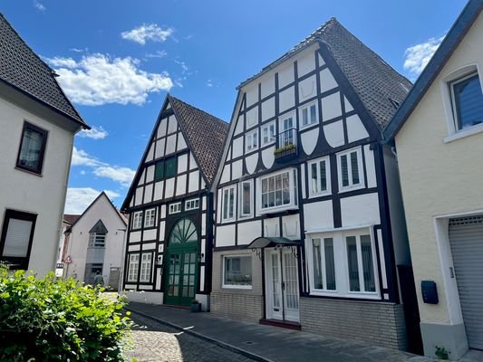 Hausansicht mit Fachwerk