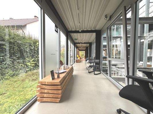 Rundgang in den Ausstellungsräumen im Erdgeschoss