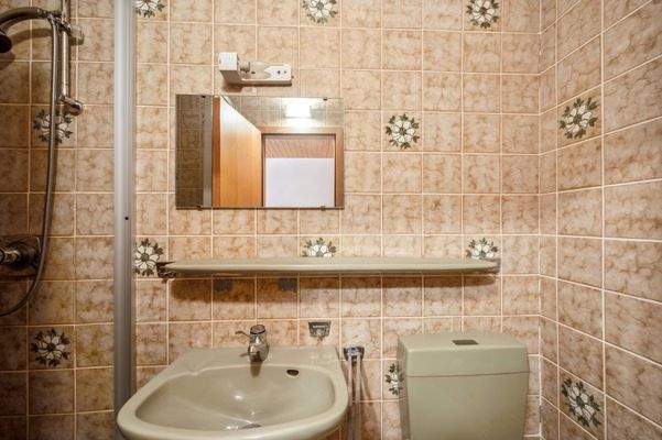 Haus 16 2.OG Badezimmer