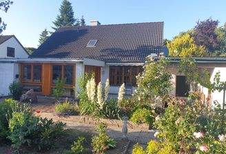 Haus Gartenansicht