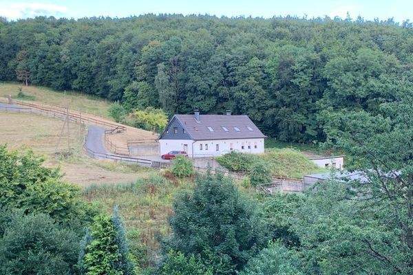 Landhaus mit eigenem Wald