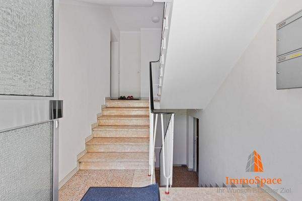 Gepflegter Treppenaufgang