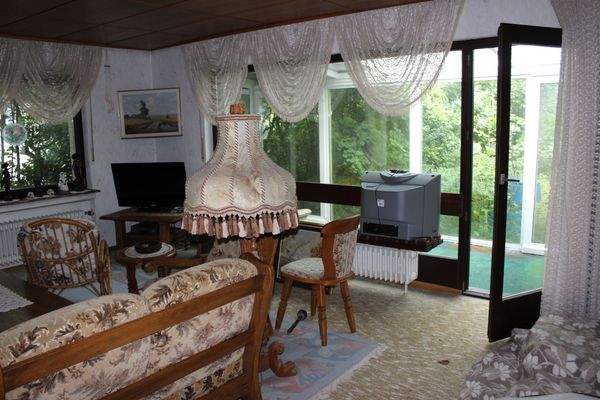 Wohnzimmer mit Panoramafenster