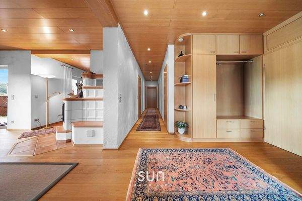 OFFENER WOHNBEREICH MIT KAMIN