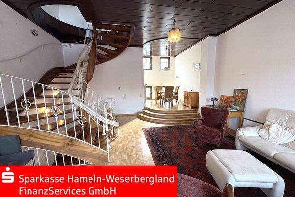 Wohn-/Essbereich 1. OG mit Treppe zum 2. OG