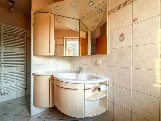 Badezimmer mit Dusche