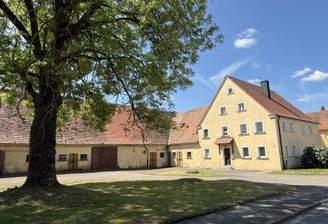 Wohnhaus mit Stall
