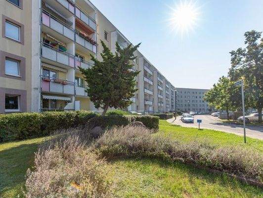 Ansicht Eingangsbereich und Vorgarten