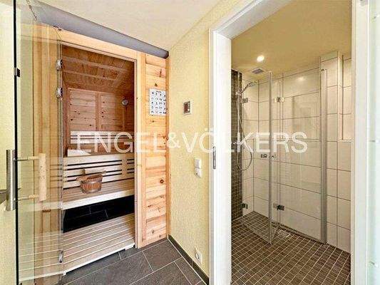 Saunabereich mit Bad