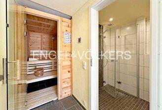Saunabereich mit Bad
