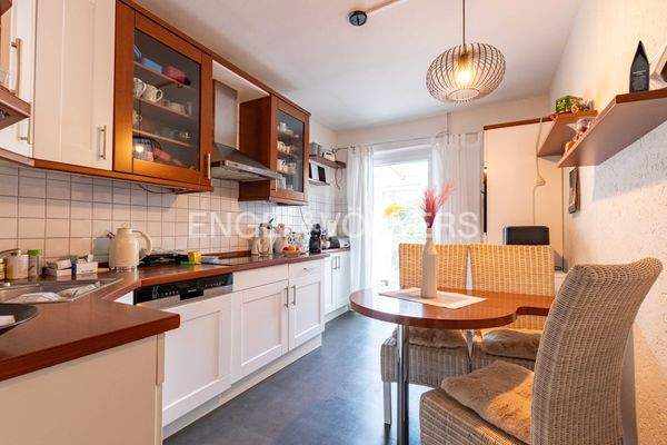 Küche mit Zugang zur Dachterrasse