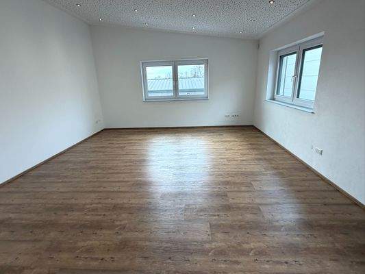 gr. Büro 2, Präsentationsraum etc.