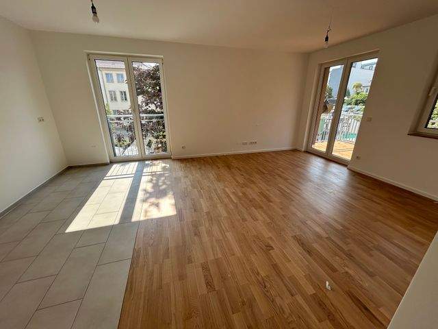 Neubau - Erstbezug - Attraktive 3- Zimmer Wohnung mit Loggia und Tiefgaragenstellplatz zu vermieten! - Foto 1