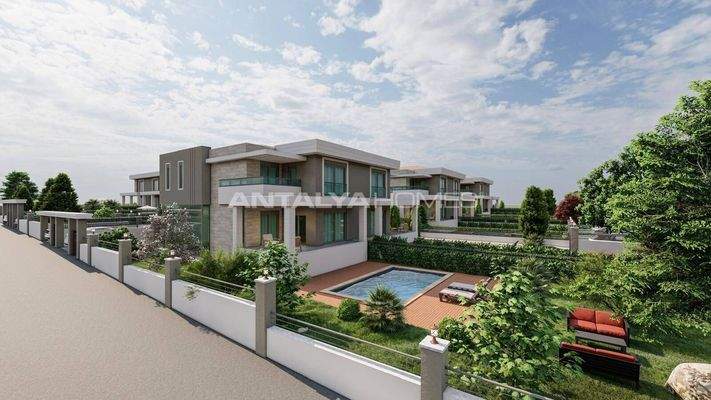 Houses with Private Pools and Gardens in Manavgat